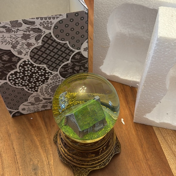 Taylor Swift Folklore Cabin Snowglobe - Picture 6 of 6